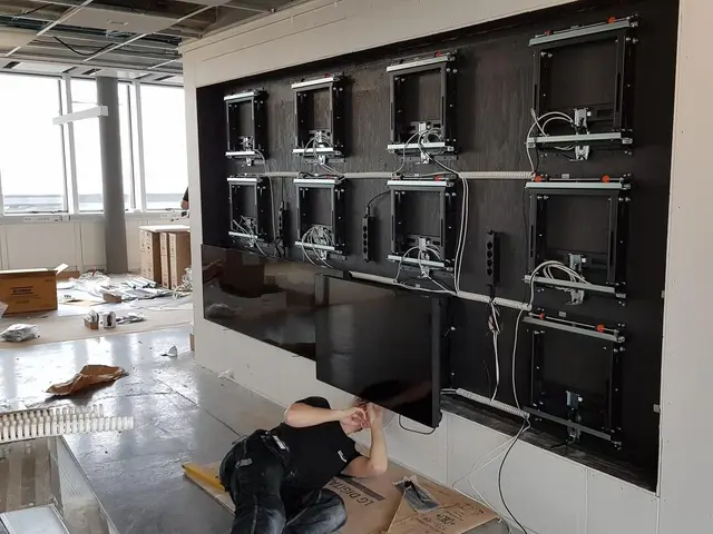 Multibrackets Veggfeste Push HD Maks VESA 600x400, 50 Kg 