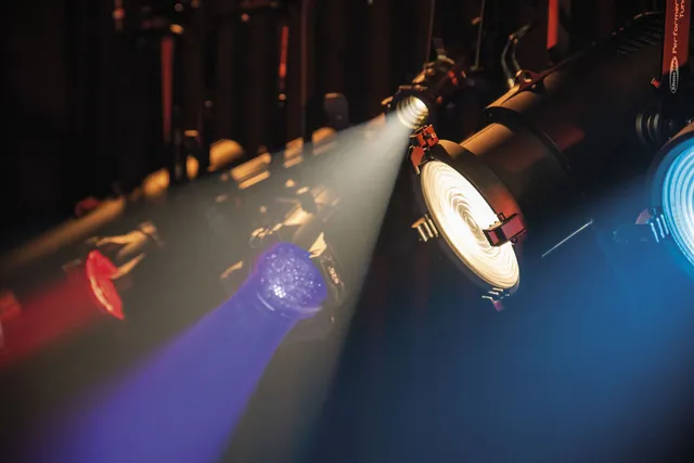 Showtec Performer Profile 600 DDT 250 W Warm White DDT Theatre LED ellipso 