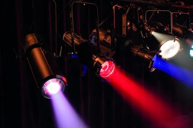 Showtec Performer 2500 Fresnel  Q6 250W RGBALC Theatre & Studio LED 