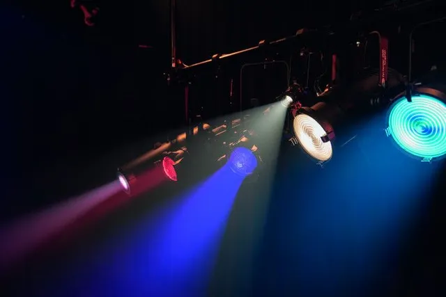 Showtec Performer 2500 Fresnel  Q6 250W RGBALC Theatre & Studio LED 