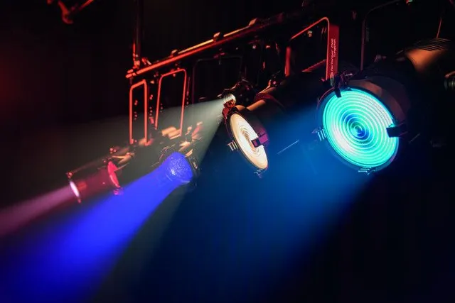 Showtec Performer 2500 Fresnel  Q6 250W RGBALC Theatre & Studio LED 