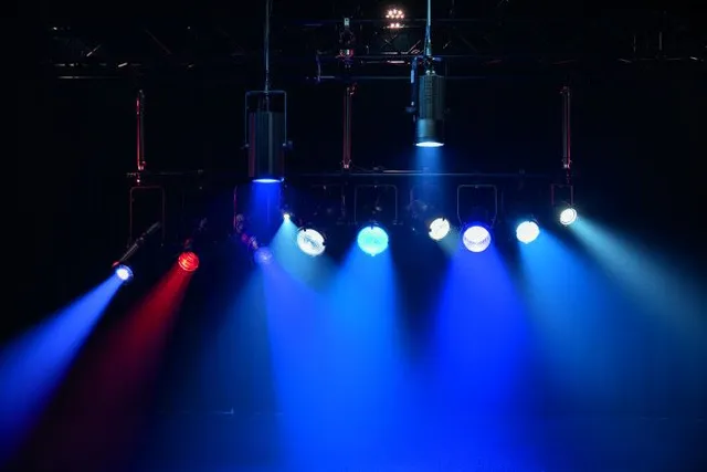 Showtec Performer 2500 Fresnel  Q6 250W RGBALC Theatre & Studio LED 