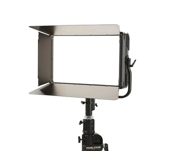 ETC fos/4 Panel,16x24,Daylight HDR array 2-tone, CE, ships w/ pole operated yoke 