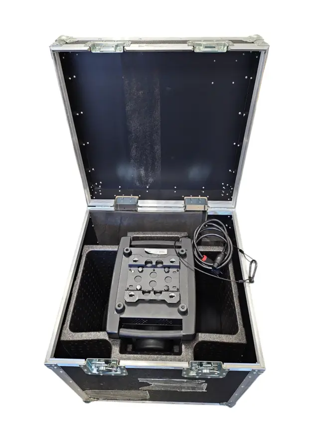 ETC  SolaSpot 1000 in road case Moving head 