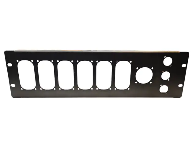 LMT P10-03 3U Panel 6xSchuko 1xSoca 3xXLR Helboks 