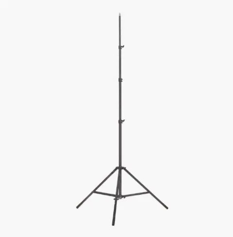 Matthews Revenger Stand - Black 