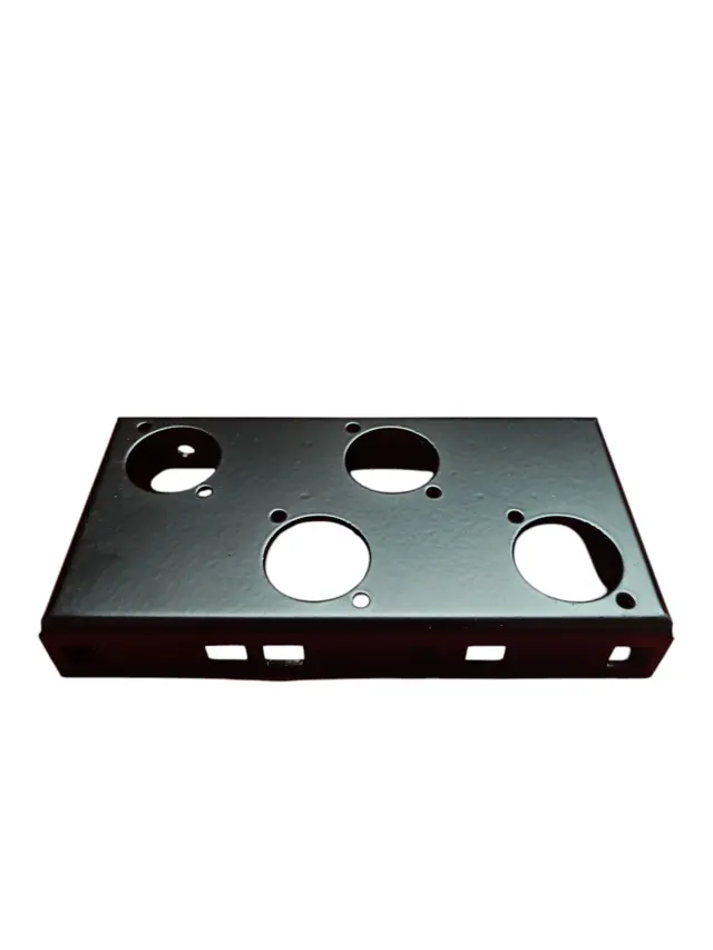 LMT E50-03  Endelokk Speakon for 3U boks m/4xSpeakon 