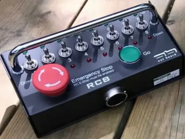 Outboard RC8 Eight Ch. remote handset With E-Stop for LV8x or DV8x 