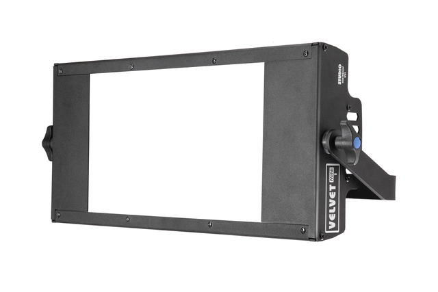 VELVET Mini 1 Studio IP51 w/yoke, spigot and shuko cable 