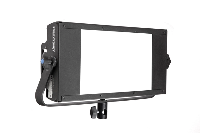 VELVET Mini 1 Studio IP51 w/yoke, spigot and shuko cable 
