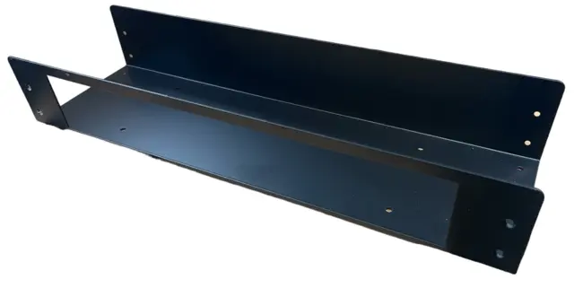 LMT B10-03 3U  Helboks m/1stk slisse 