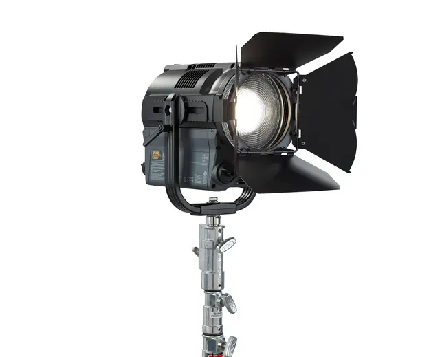 ETC fos4FL7-PO fos/4 Fresnel, 7", Lustr X8 array, 2-tone, CE, with PO yoke 