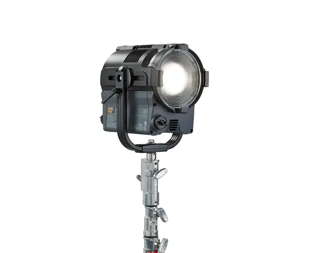 ETC fos4FL7-PO fos/4 Fresnel, 7", Lustr X8 array, 2-tone, CE, with PO yoke 