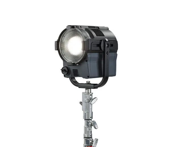 ETC fos4FL7-PO fos/4 Fresnel, 7", Lustr X8 array, 2-tone, CE, with PO yoke 