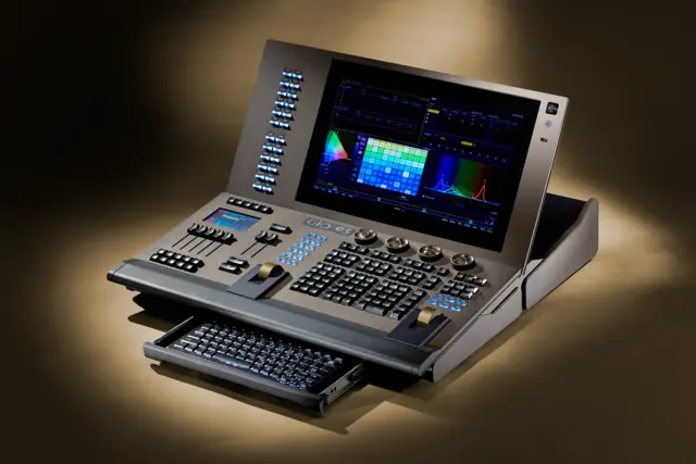 ETC Gio @5 Console, 4.096 Outputs 