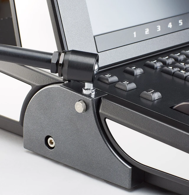 ETC Hog 4-18 control console in carton, US/EU/UK power cables 