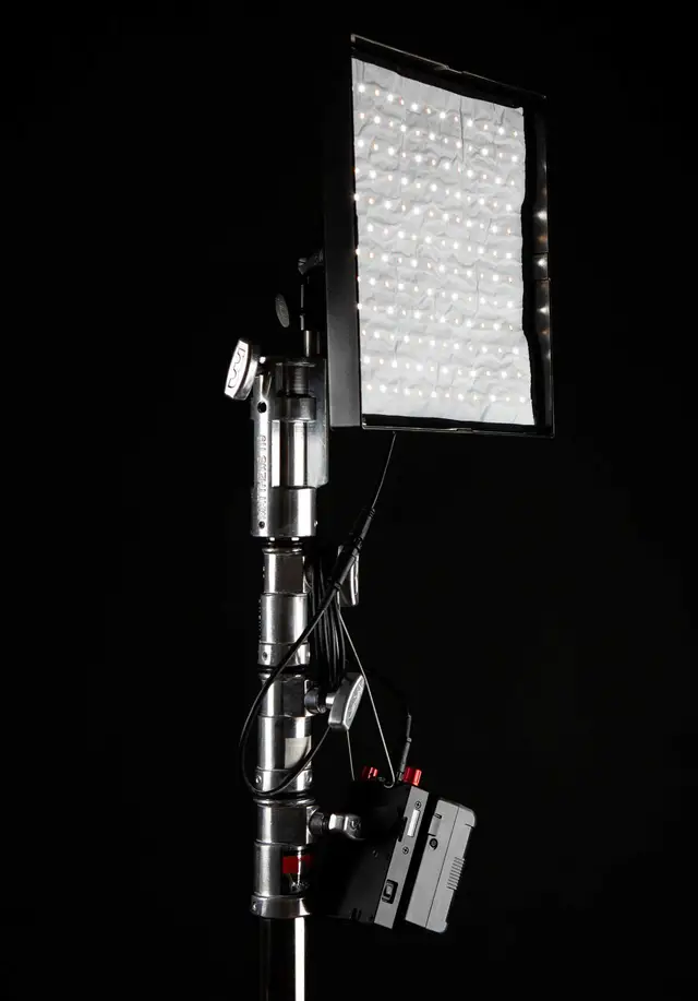 Aladdin BI-Flex M7 KIT (70W Bi-Color) w/V-Mount and Soft Case 