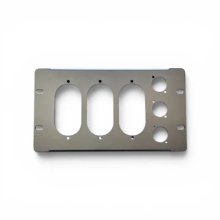 LMT P20-03 3U Panel 3xSchuko 3xXLR Halvboks
