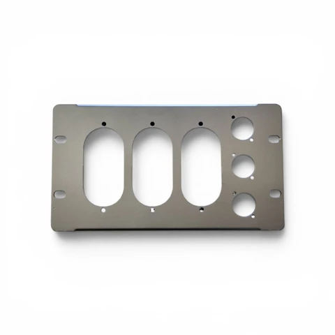 LMT P20-03 3U Panel 3xSchuko 3xXLR Halvboks